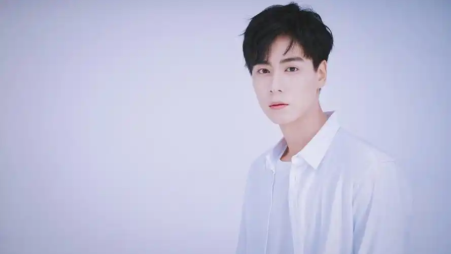 胡一天明星风尚壁纸