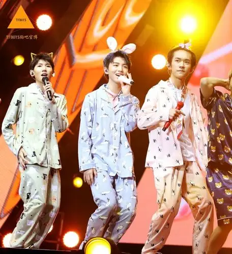 tfboys!好可爱啊!四周年演唱会南京站1.2017.08.11