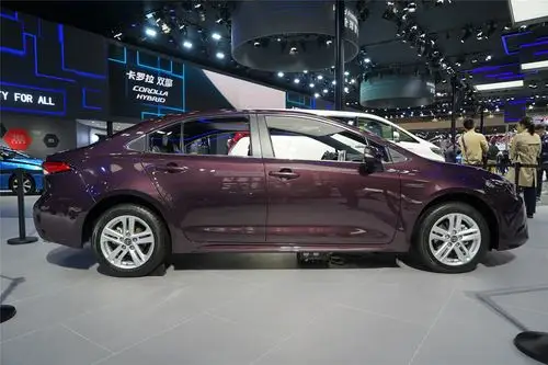 2019上海车展搭载全新混动系统丰田全新雷凌双擎亮相