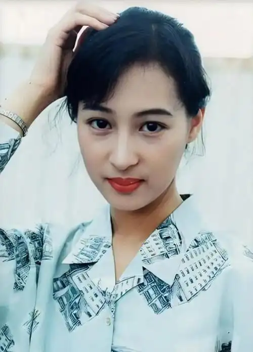 黎美娴:曾经的赵雅芝接班人,与梁朝伟有缘无份,还背上小三骂名