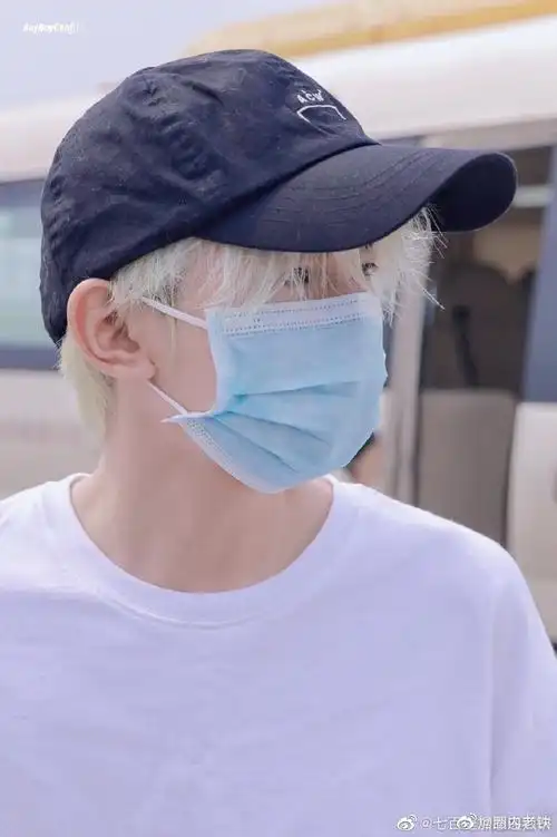 王源今日机场照