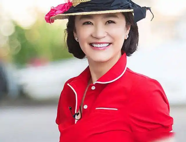 如今的林青霞也和老公邢李原步入了老年生活,虽然之前经常传出两人