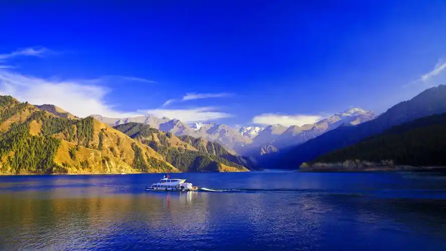 新疆天山天池风景图片电脑桌面壁纸下载