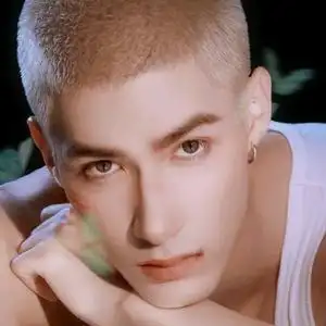 米卡的小迷弟头像