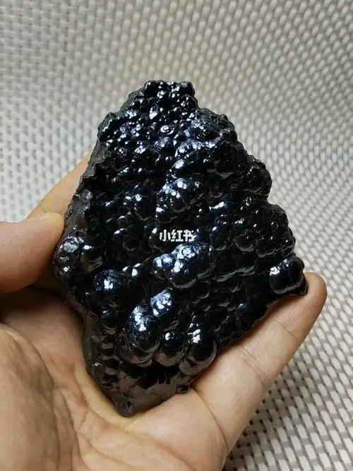 新疆五彩湾陨钻原石