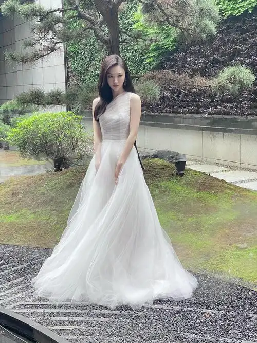 615真心夜的景甜造型