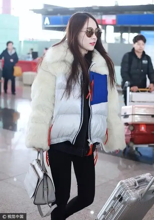 霍思燕羽绒服保暖.  图片来源:yu/视觉中国