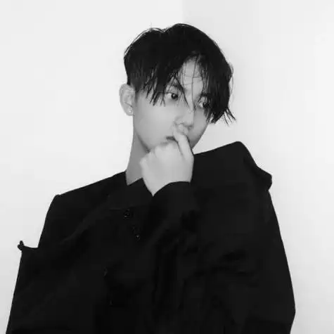 气质黑白头像男真人,情场帅哥颠覆那一场温柔