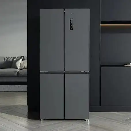 十字门冰箱是目前最受欢迎的门型之一,相比对开门,可以更加精细分区.