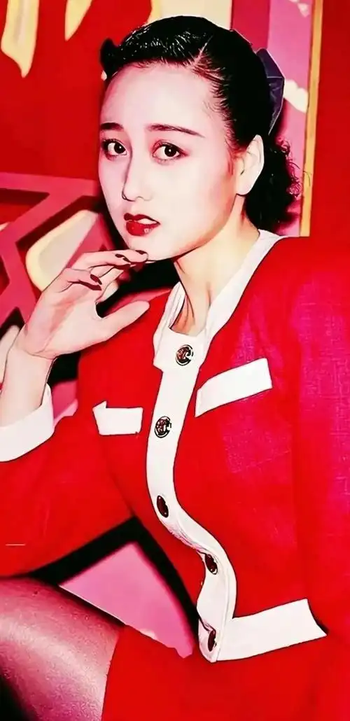 利智:芳菲妩媚,温婉秀雅 ,惊艳迷人!