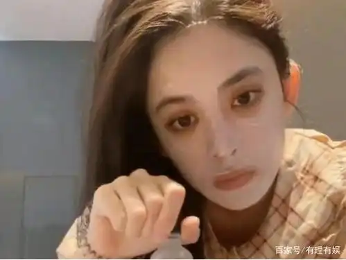 古力娜扎素颜洁面,每一帧都美到让人心动,不愧是女神!