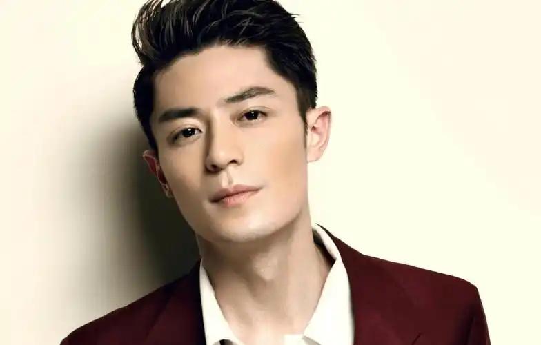 大家有没有发现已经很久都没有霍建华的消息了,这个"昔日顶流"怎么