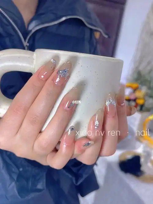 长尖型美甲银箔风