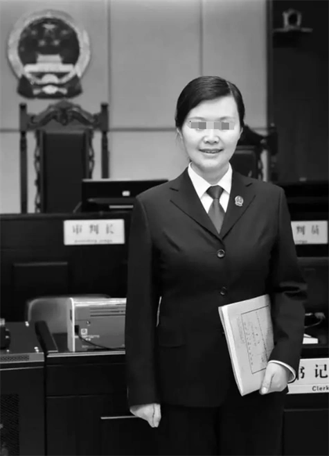 回顾湖南女法官遇刺案向慧被注射死刑临刑前含泪与母亲告别