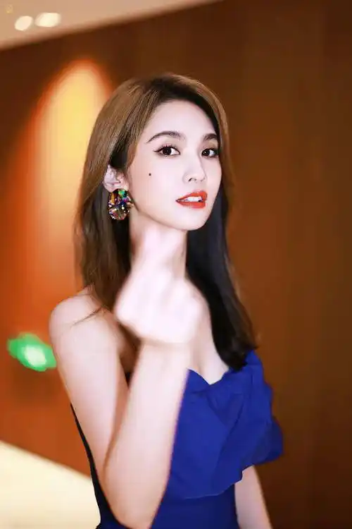 杨丞琳的"连体裤"火了,不显胖还显杨柳细腰,仿佛走路都带风!