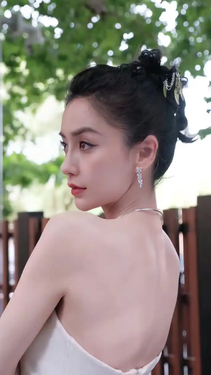 angelababy白裙唯美写真
