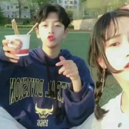 青春情侣头像一男一女两个人的合照非常的不错的