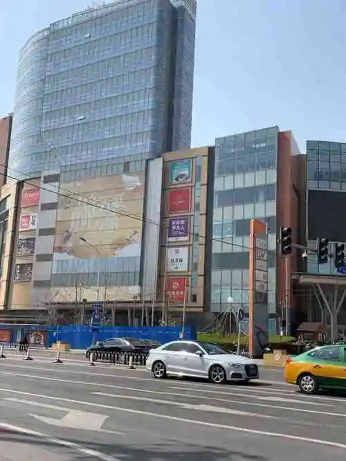 清河万象汇-"五彩城是清河附近很大的商场 里面的店铺品.