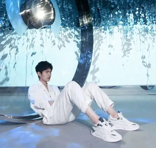 你有哪些珍藏已久的刘昊然的图片?