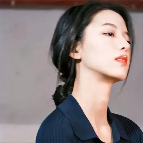 复古感383638393231女生头像