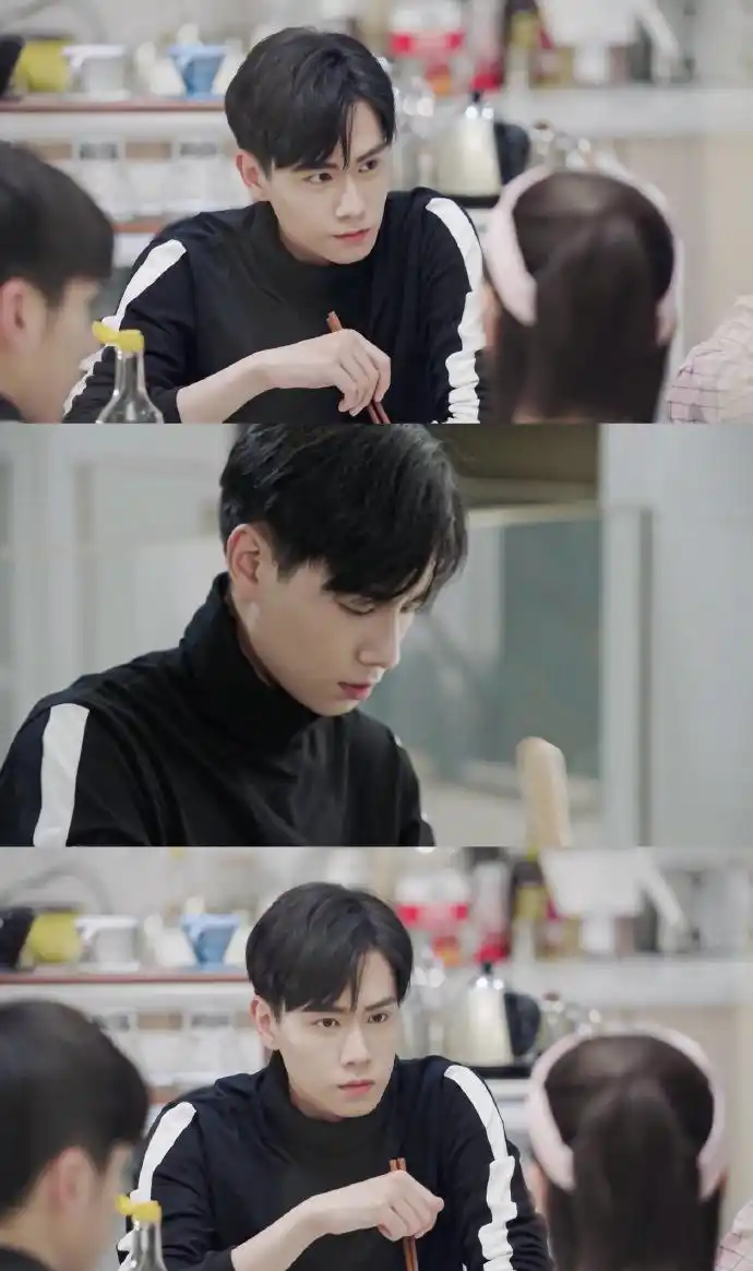 胡一天胡一天亲爱的热爱的" 从机场出来的这里 小吴白也太乖巧可爱