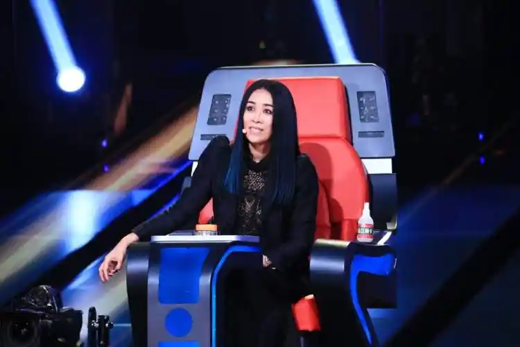 那英回归中国好声音第7次坐镇导师席位