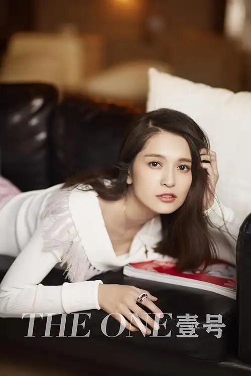 肖茵曝杂志大片 最美七师父精致优雅max