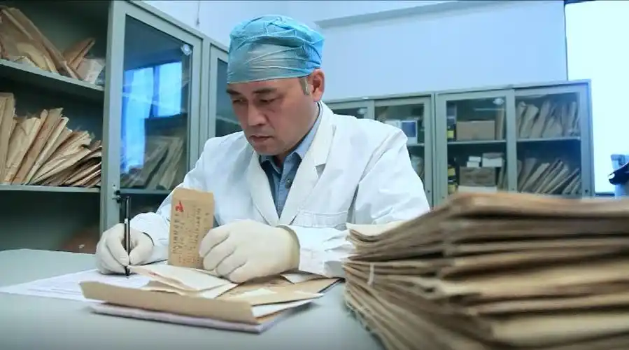 亲手检验案件样本4万余份 直接侦破疑难命案2300多起 法医"罗快刀"破