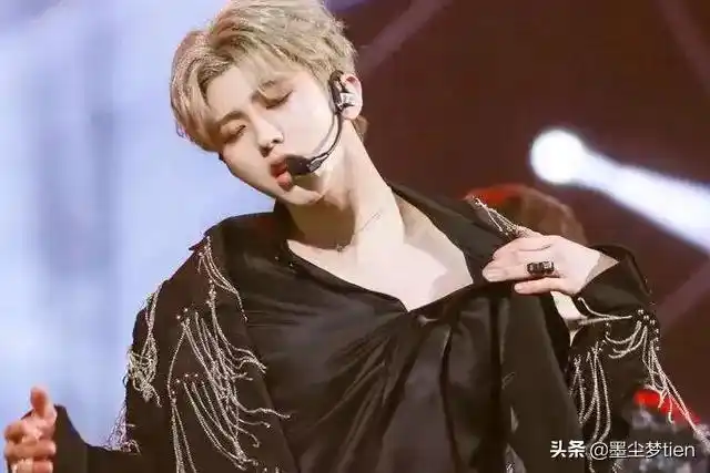 蔡徐坤上高中追求女同学?看到女生的颜值后,网友:眼光一言难尽