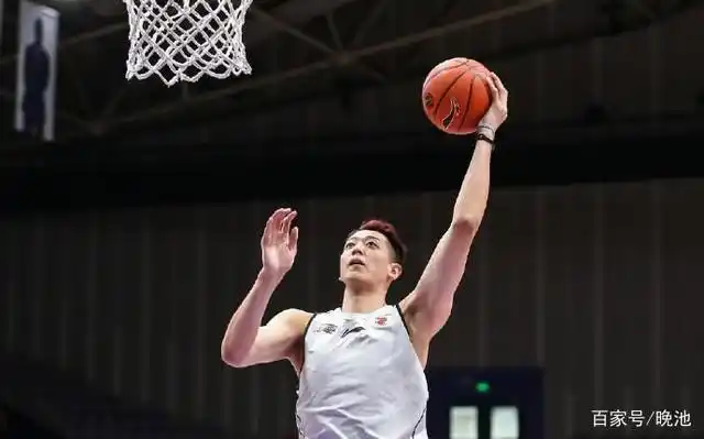 cba深圳男篮pk北控赛前训练 沈梓捷展示惊人臂展!贺希宁惊到了?