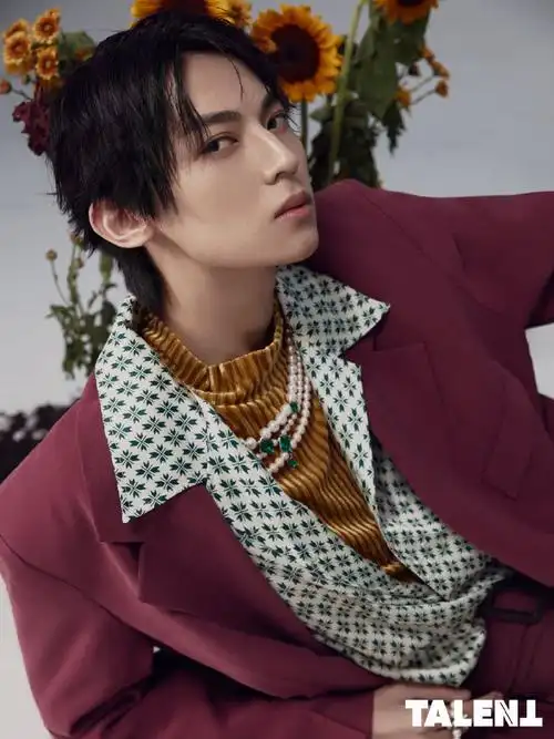 talent今日风采杂志#陈立安超话他是剧中冷漠孤僻但内心温柔的贵公子