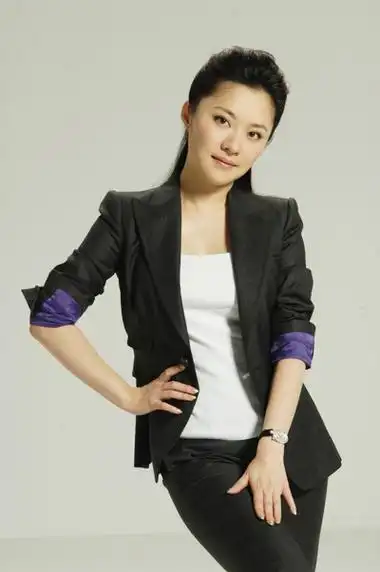 美女新闻主播紫凝央视成长轨迹(组图)