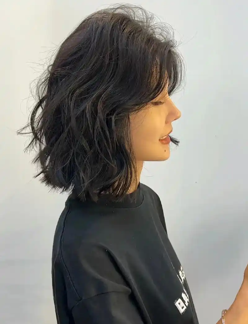 短发造型烫简单易打理想要一款简单又高级的