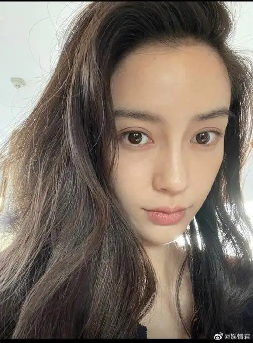 angelababy晒库存照祝大家七夕快乐