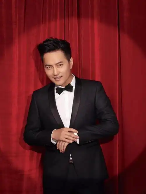 云飞来自草原的天籁男声唱不尽满腔的热血豪情