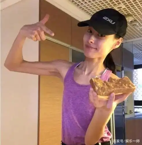 单身后的"李小璐"骨瘦如柴!频繁晒照片望博得粉丝同情