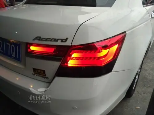 八代雅阁更换宝马款尾灯《莆田明锐车灯改装升级中心》