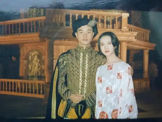 回顾模范女婿师小红为爱息影为爱丁克又因爱52岁得一子