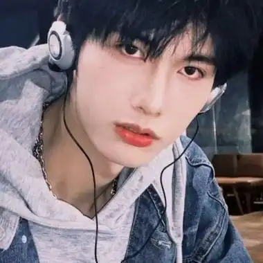 日系成熟又很冷酷帅气的高冷男头_男生头像_美头网