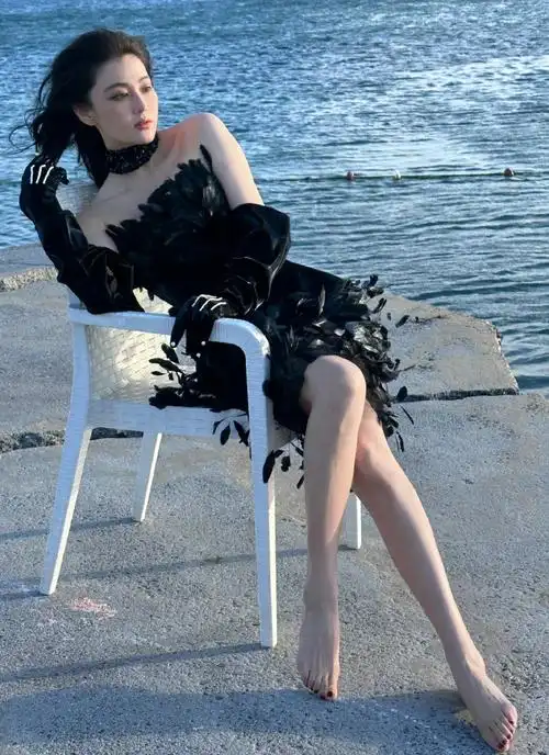 张馨予300颗钻石头饰造型