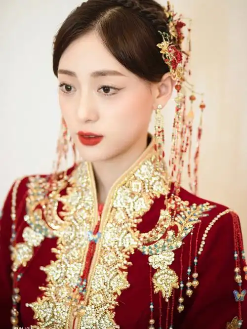 减龄红色秀禾造型分享