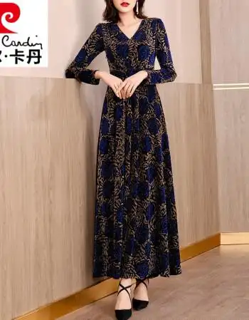 皮尔卡丹轻奢高档女装连衣裙长款到脚踝2021年秋冬v领高端品牌气质