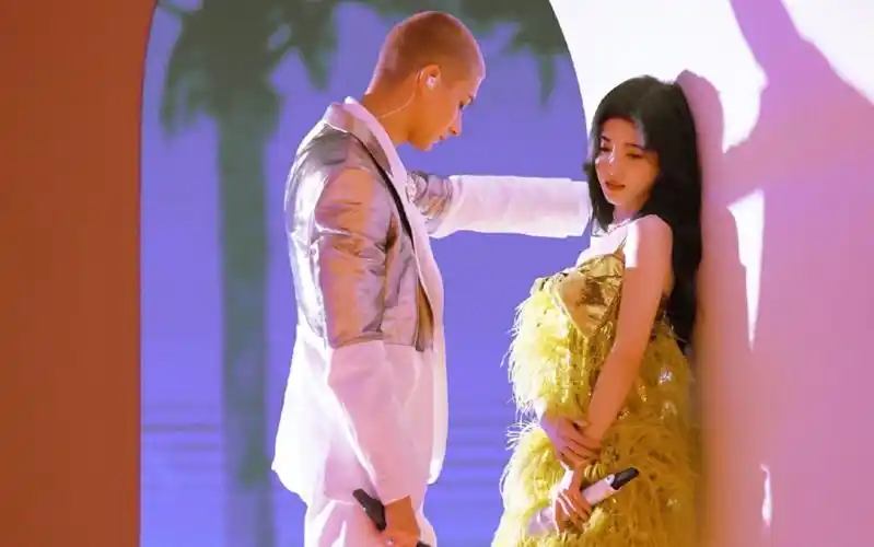 米卡鞠婧祎的互动part真滴好像偶像剧啊,我又嗑到了_哔哩哔哩_bili