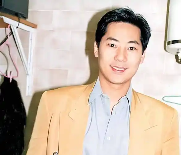 香港男星邓浩光身材突然消瘦,遭质疑患病,失业四年想复出拍戏