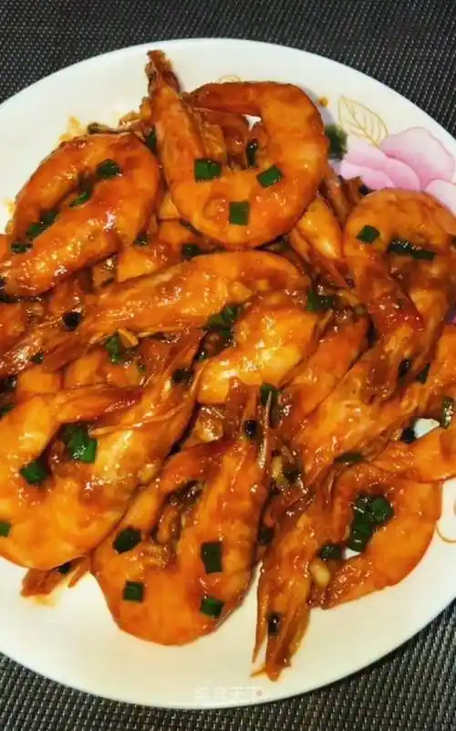 家常油焖大虾的做法步骤_最初的最美78_美食天下