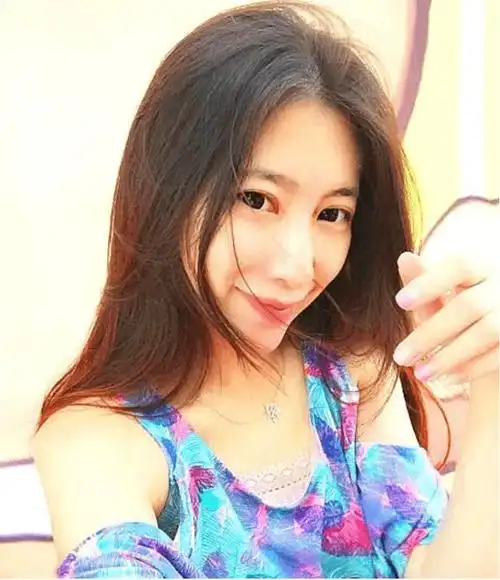 他在感情上受到最大的挫折,来自一个叫余征瑶的女孩子.