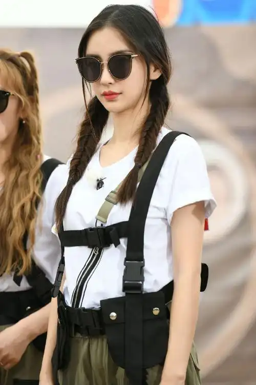 angelababy《奔跑吧》俏皮路透图片