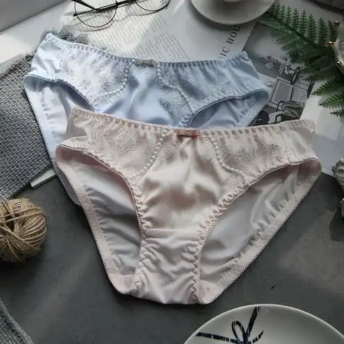 新款日系内裤女秋季蕾丝抗菌丝滑低腰大码性感甜美可爱少女三角裤