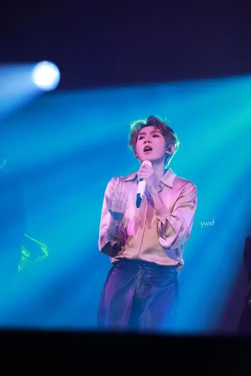 王源客厅狂欢巡演##王源23岁且放青山远