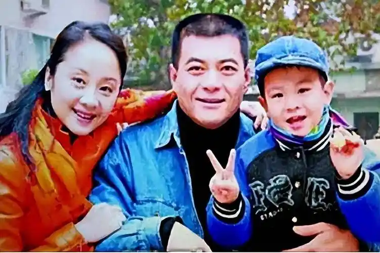 王新军:家人相继离世,现在52岁的我不敢老去,还要照顾老母亲